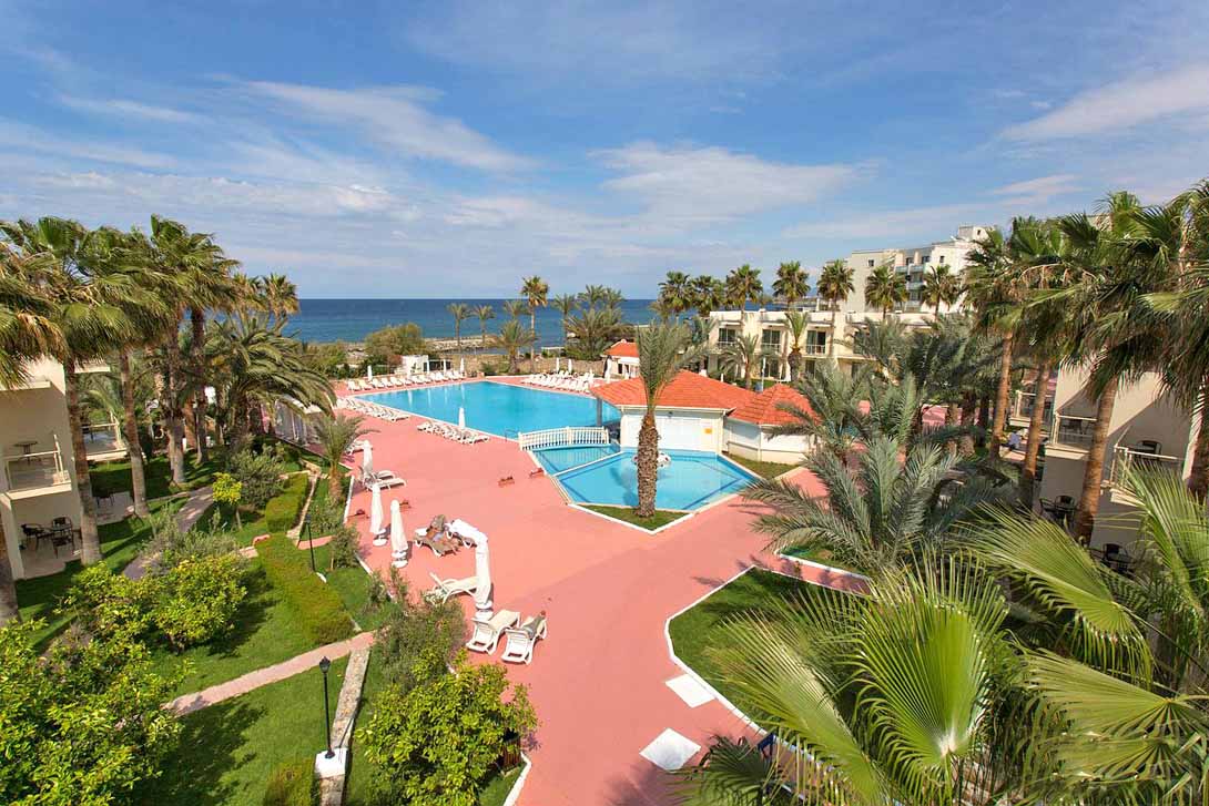 cheap resort hotels to Spend holiday with family