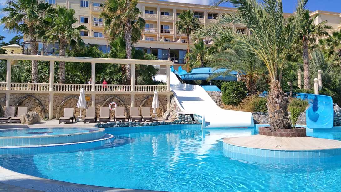 cheap resort hotels to Spend holiday with family