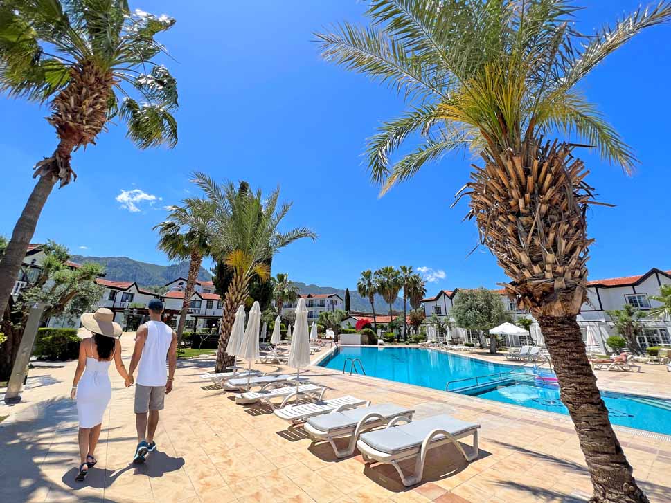 cheap resort hotels to Spend holiday with family