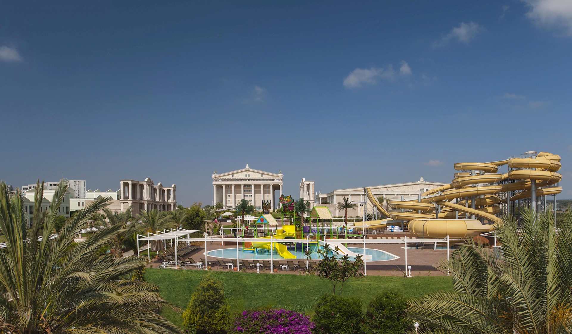 cheap resort hotels to Spend holiday with family