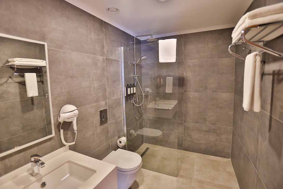 cheap resort hotels to Spend holiday with family