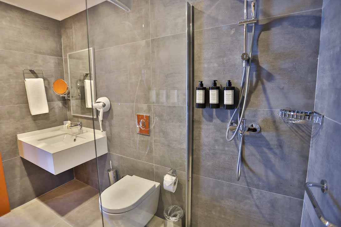 cheap resort hotels to Spend holiday with family