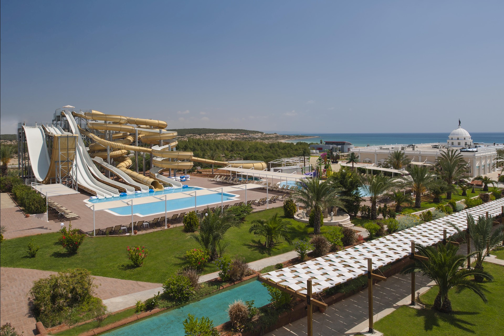 cheap resort hotels to Spend holiday with family