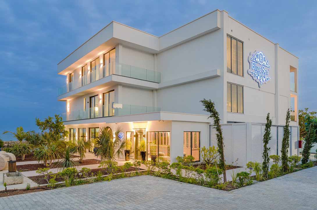 cheap resort hotels to Spend holiday with family