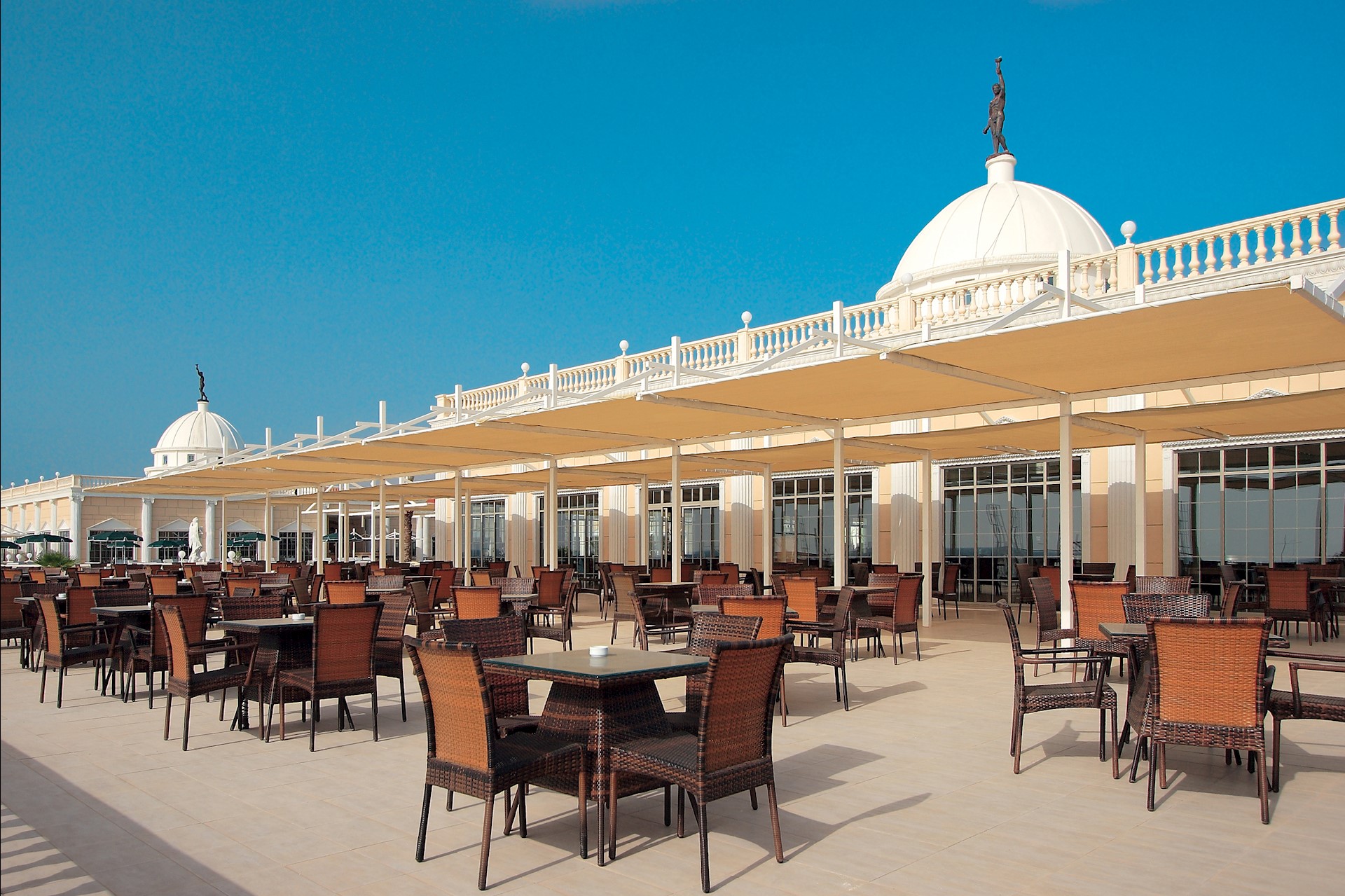 cheap resort hotels to Spend holiday with family