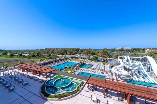 cheap resort hotels to Spend holiday with family