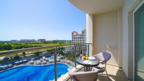 cheap resort hotels to Spend holiday with family