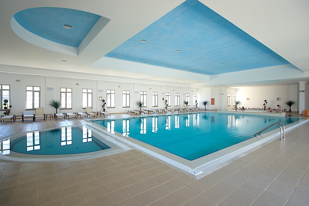 cheap resort hotels to Spend holiday with family