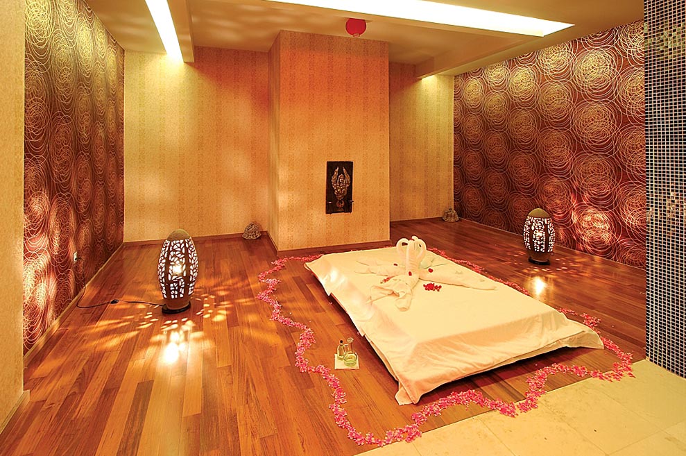 cheap resort hotels to Spend holiday with family