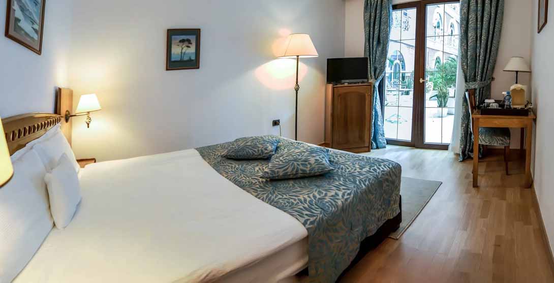 cheap resort hotels to Spend holiday with family