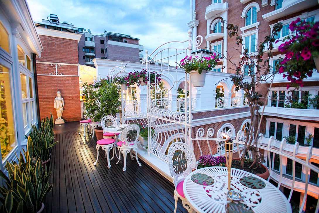 cheap resort hotels to Spend holiday with family