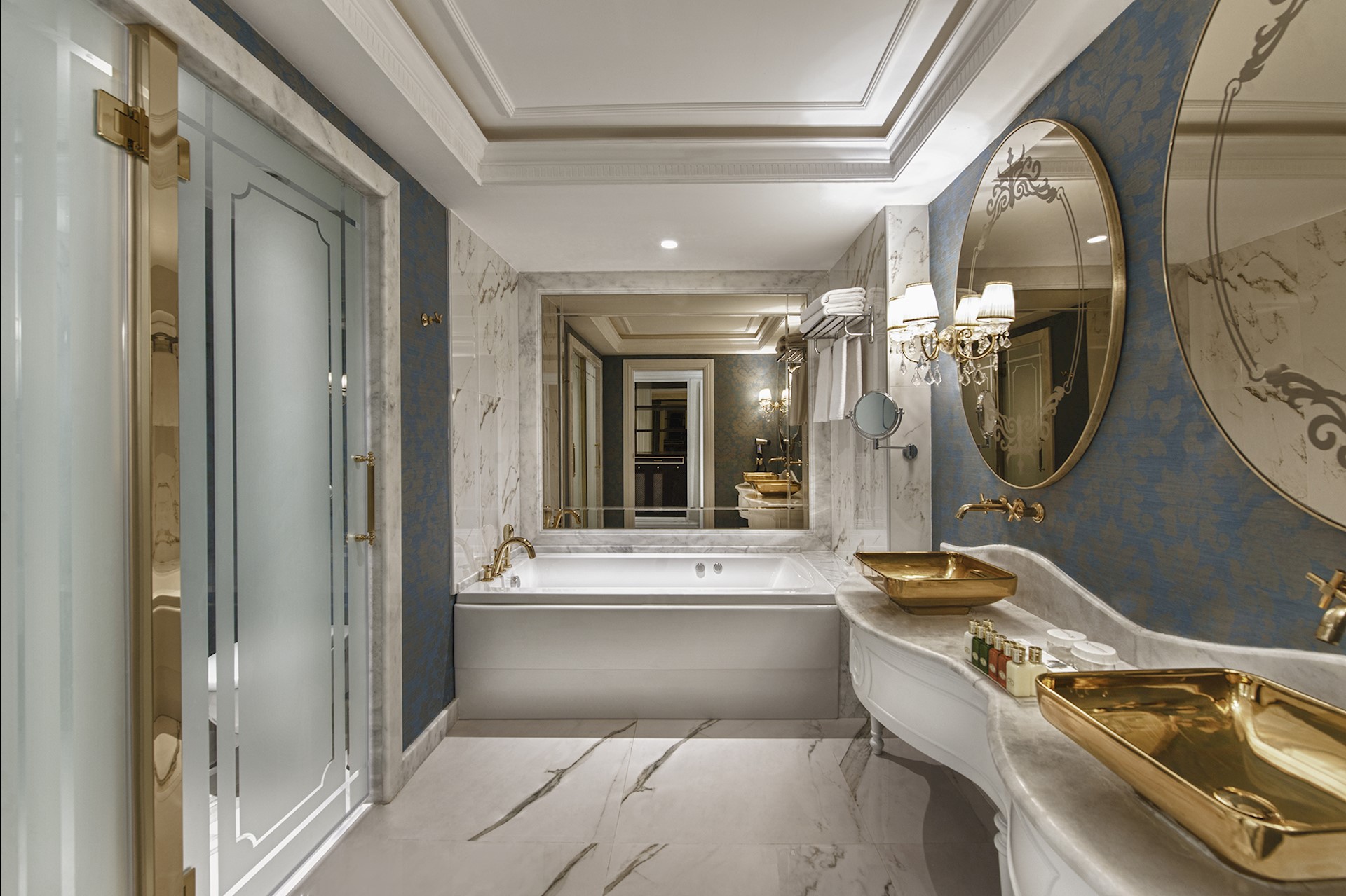 cheap resort hotels to Spend holiday with family