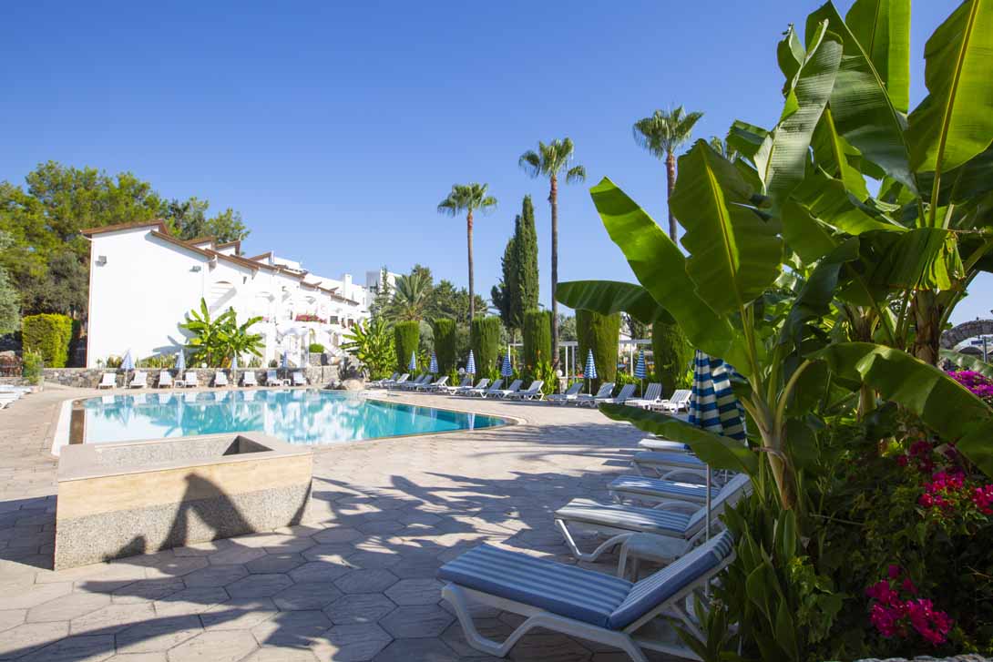 cheap resort hotels to Spend holiday with family