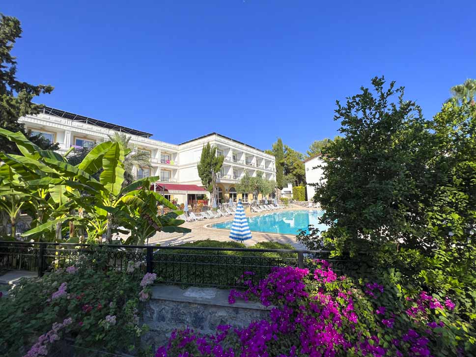 cheap resort hotels to Spend holiday with family