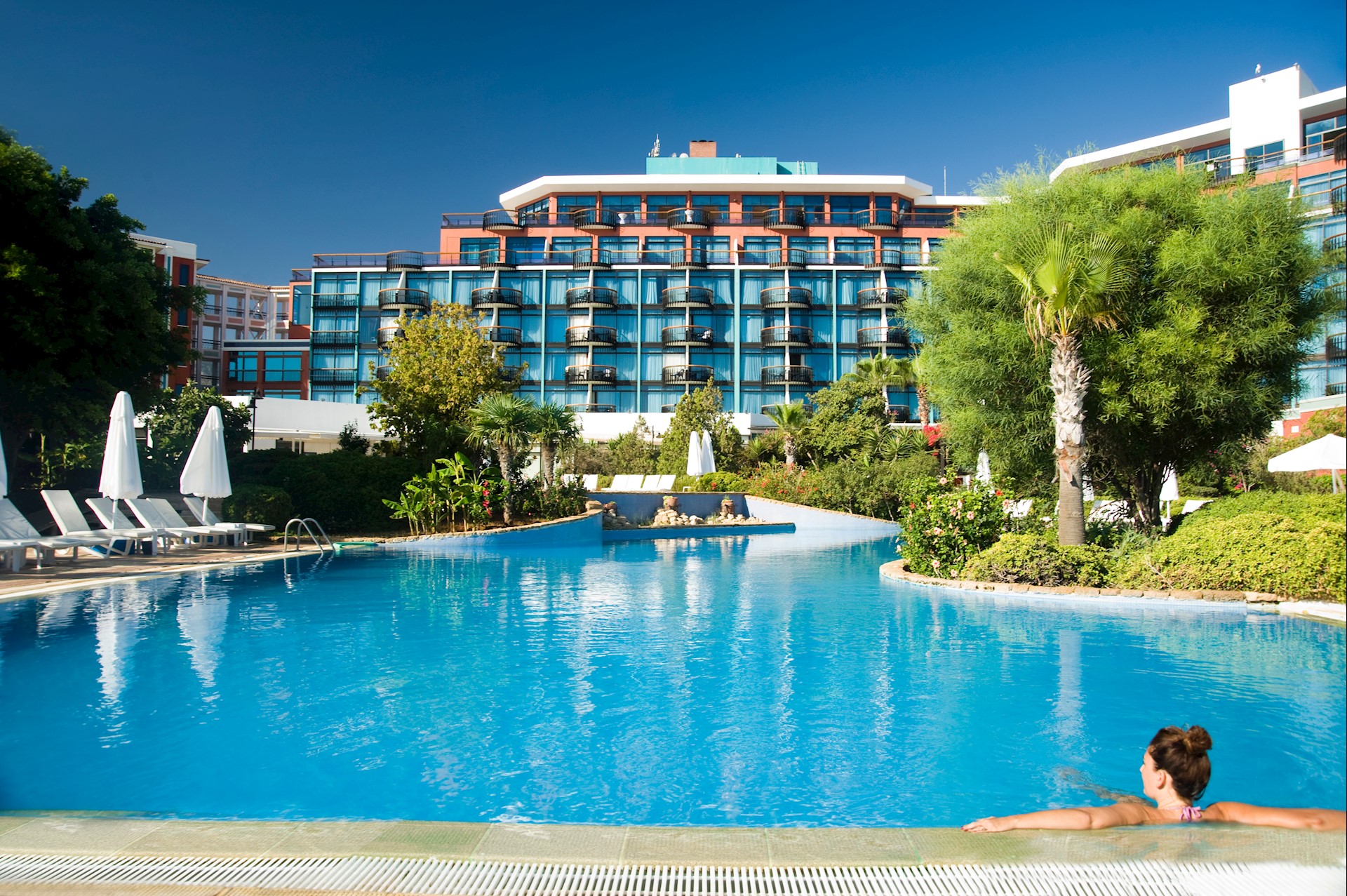 cheap resort hotels to Spend holiday with family