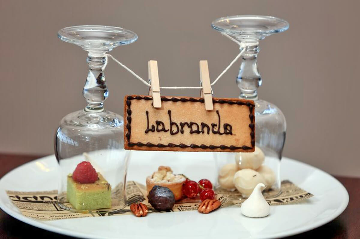 cheap resort hotels to Spend holiday with family