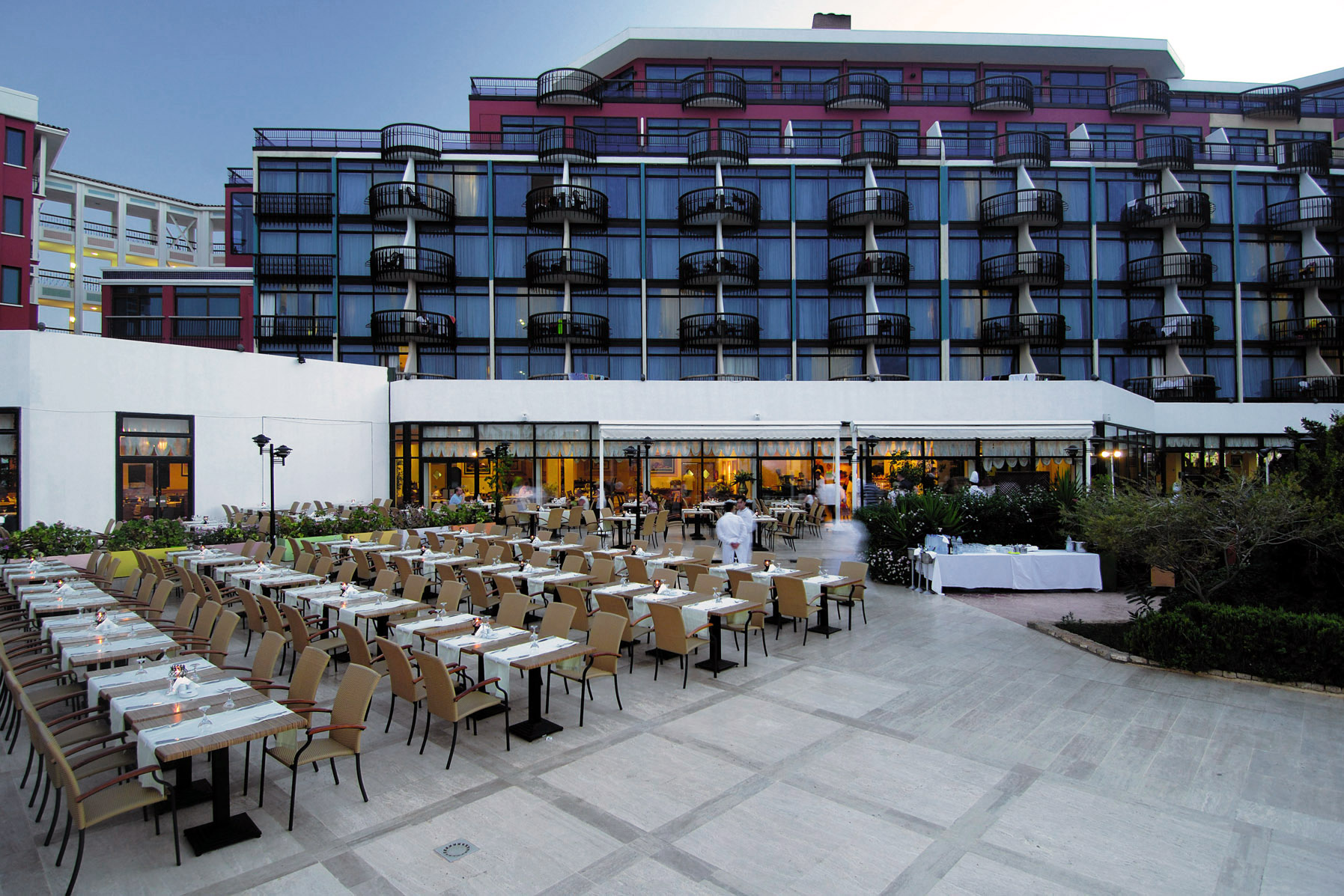 cheap resort hotels to Spend holiday with family