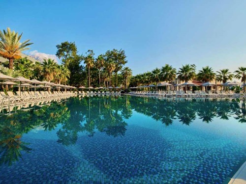 cheap resort hotels to Spend holiday with family