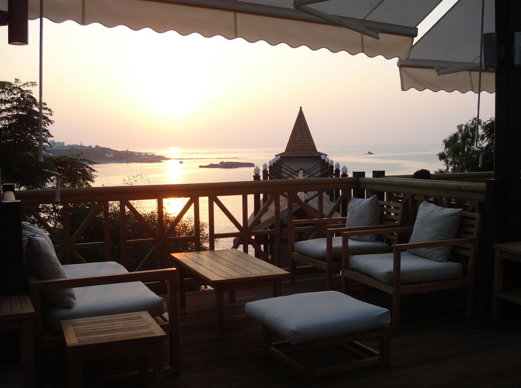 cheap resort hotels to Spend holiday with family