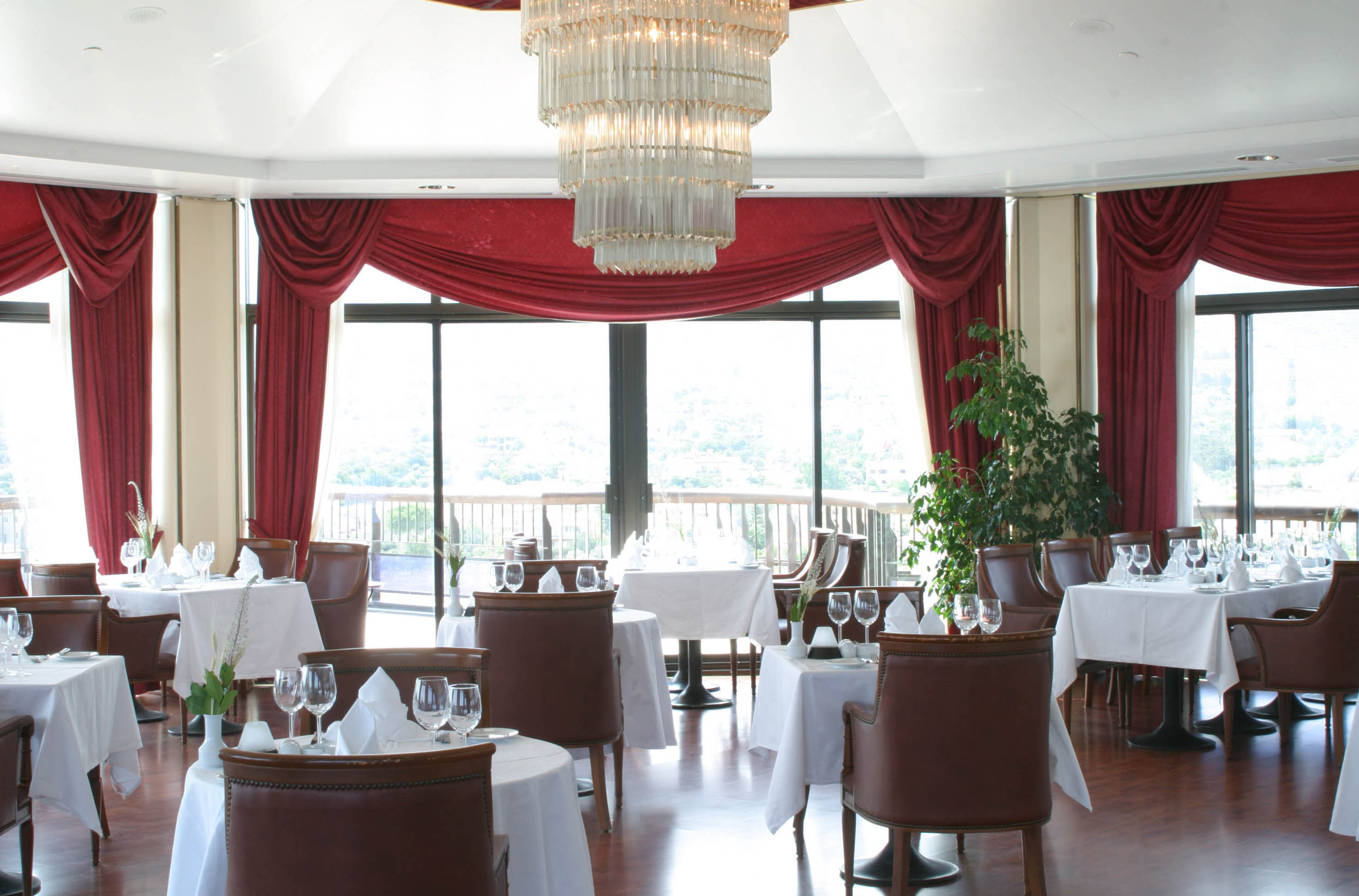 cheap resort hotels to Spend holiday with family