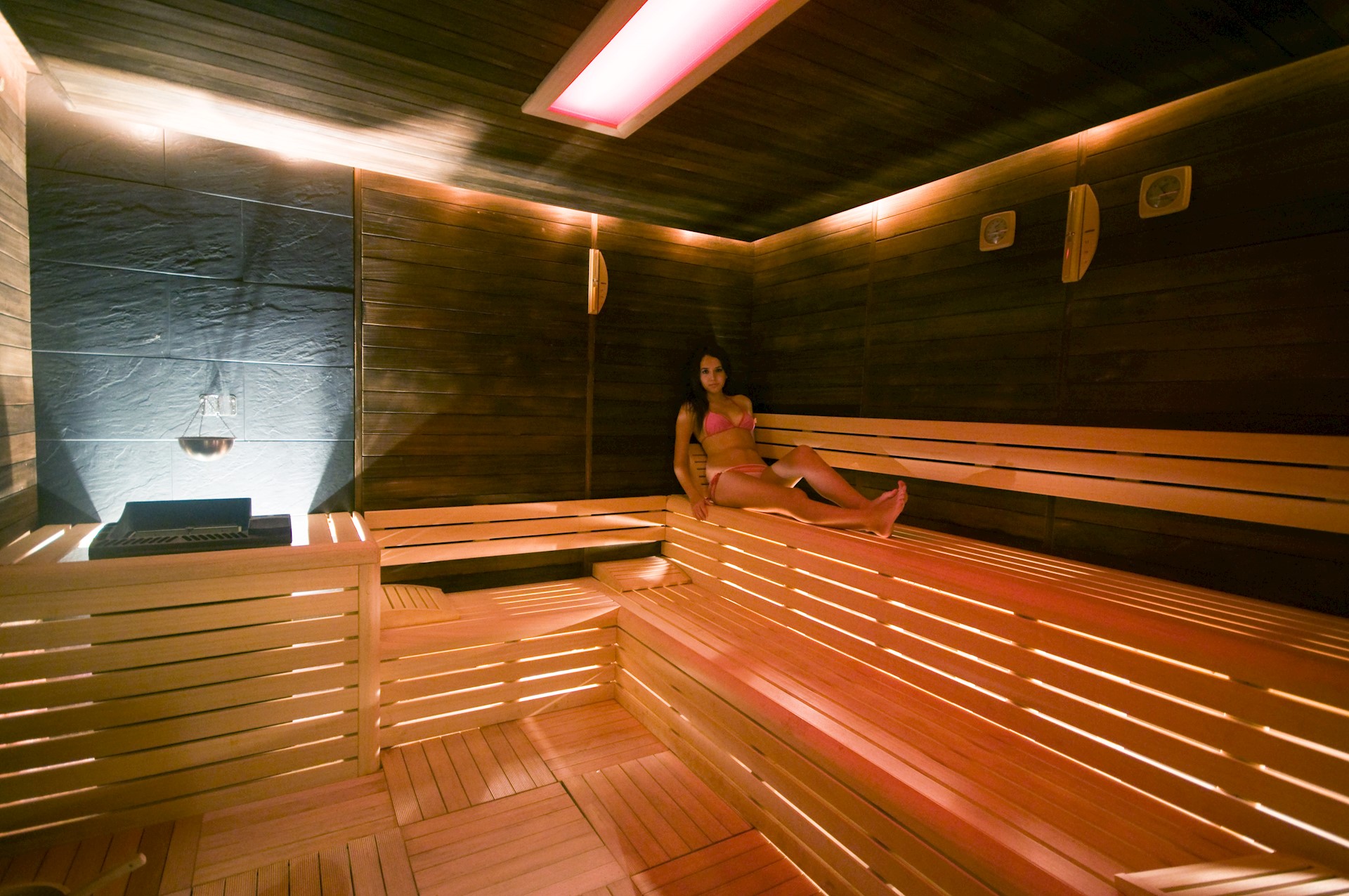 cheap resort hotels to Spend holiday with family