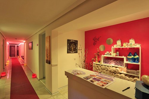 cheap resort hotels to Spend holiday with family