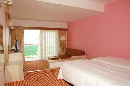 cheap resort hotels to Spend holiday with family