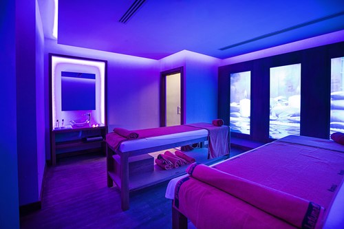 cheap resort hotels to Spend holiday with family