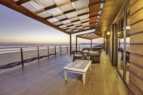 cheap resort hotels to Spend holiday with family