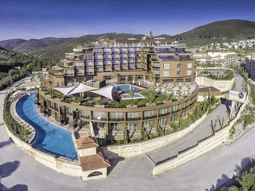 cheap resort hotels to Spend holiday with family