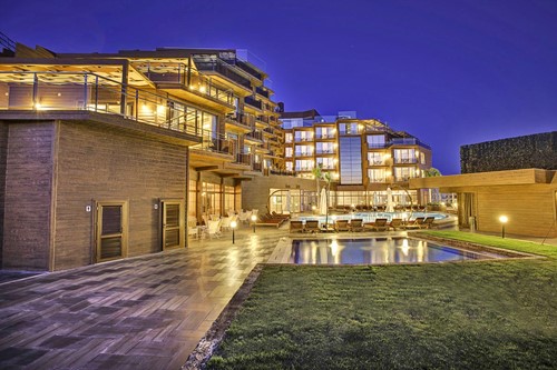 cheap resort hotels to Spend holiday with family