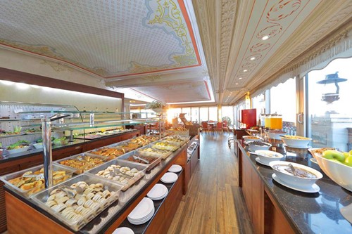 cheap resort hotels to Spend holiday with family