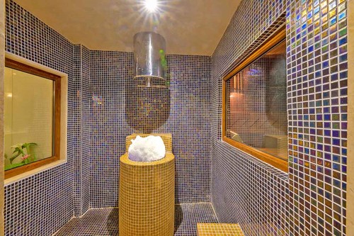 cheap resort hotels to Spend holiday with family