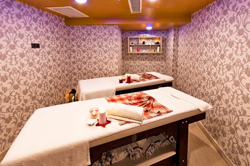 cheap resort hotels to Spend holiday with family