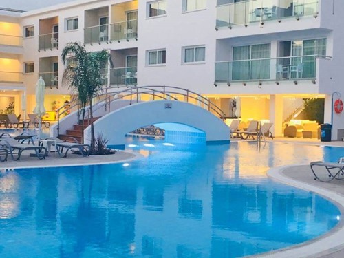 cheap resort hotels to Spend holiday with family