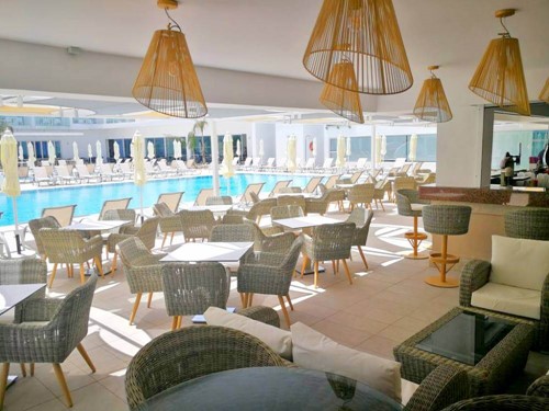 cheap resort hotels to Spend holiday with family