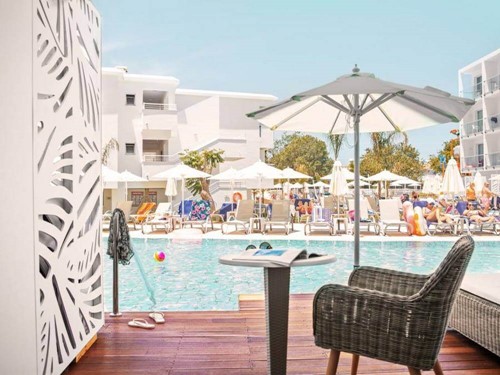 cheap resort hotels to Spend holiday with family