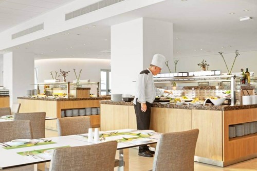 cheap resort hotels to Spend holiday with family