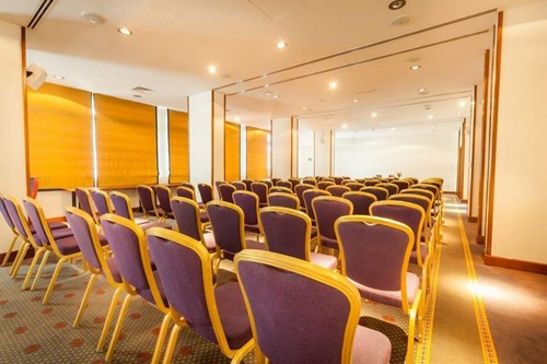 cheap resort hotels to Spend holiday with family