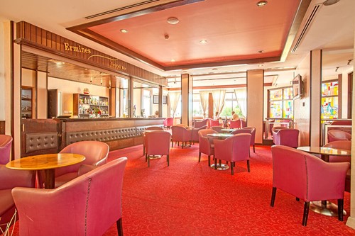 cheap resort hotels to Spend holiday with family