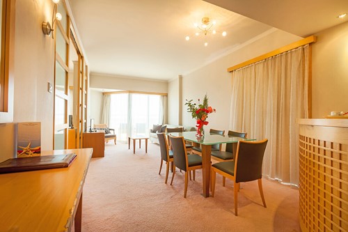 cheap resort hotels to Spend holiday with family