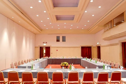 cheap resort hotels to Spend holiday with family