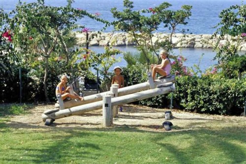 cheap resort hotels to Spend holiday with family