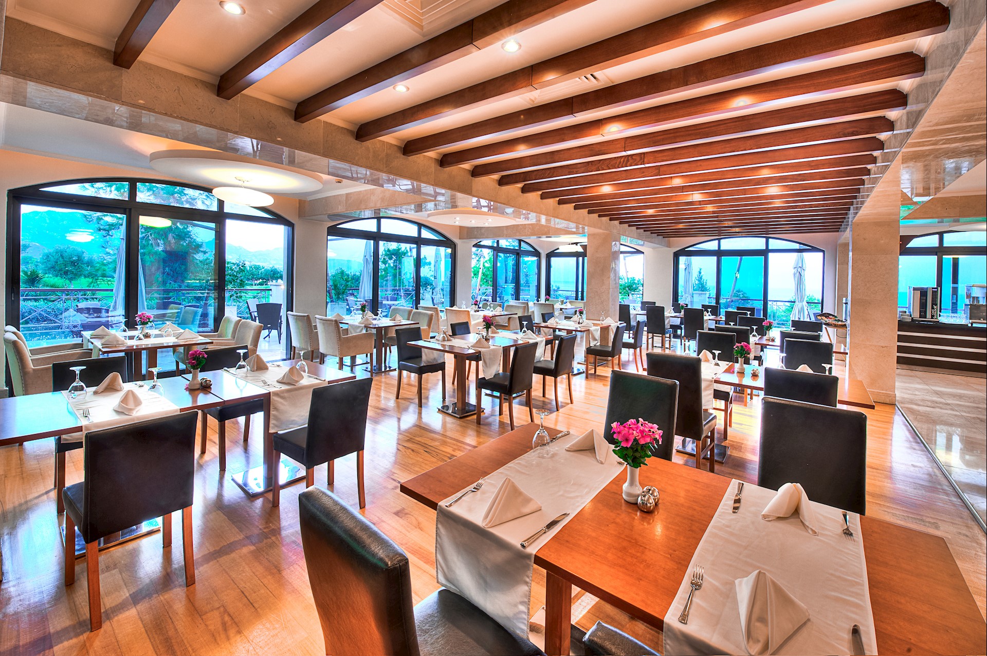 cheap resort hotels to Spend holiday with family