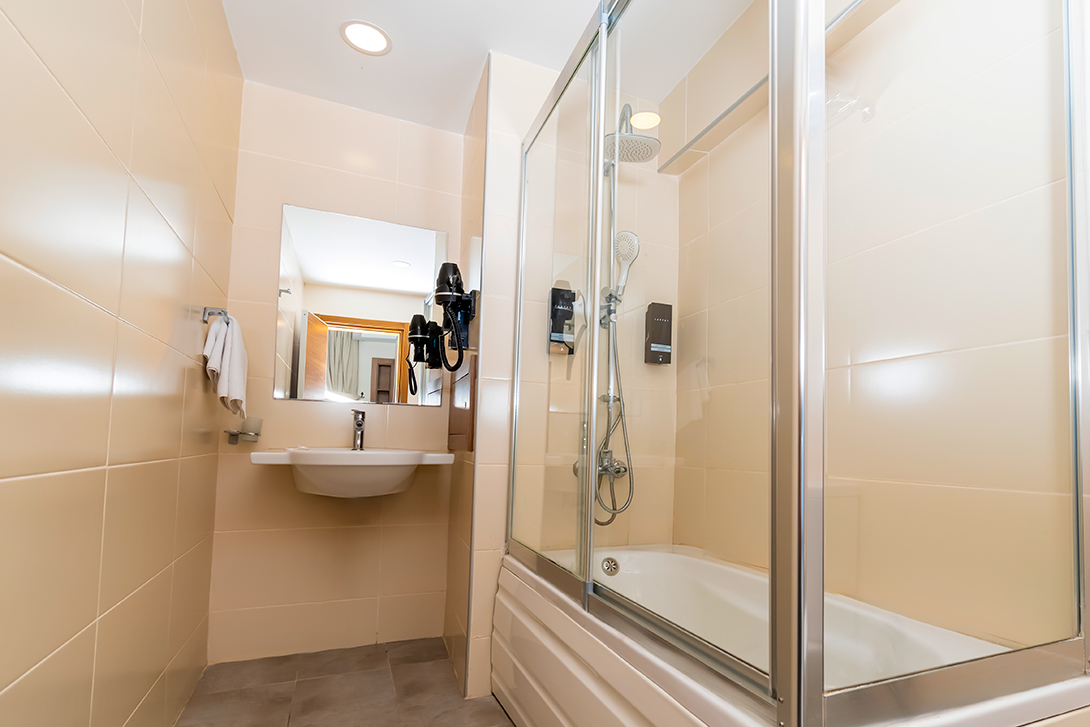 cheap resort hotels to Spend holiday with family