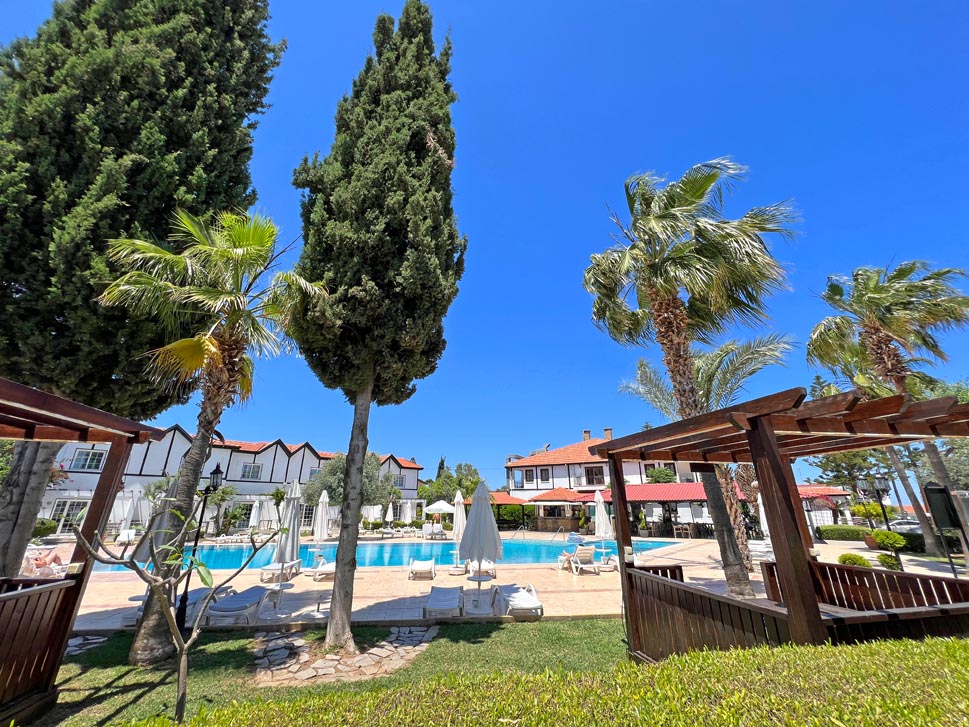 cheap resort hotels to Spend holiday with family