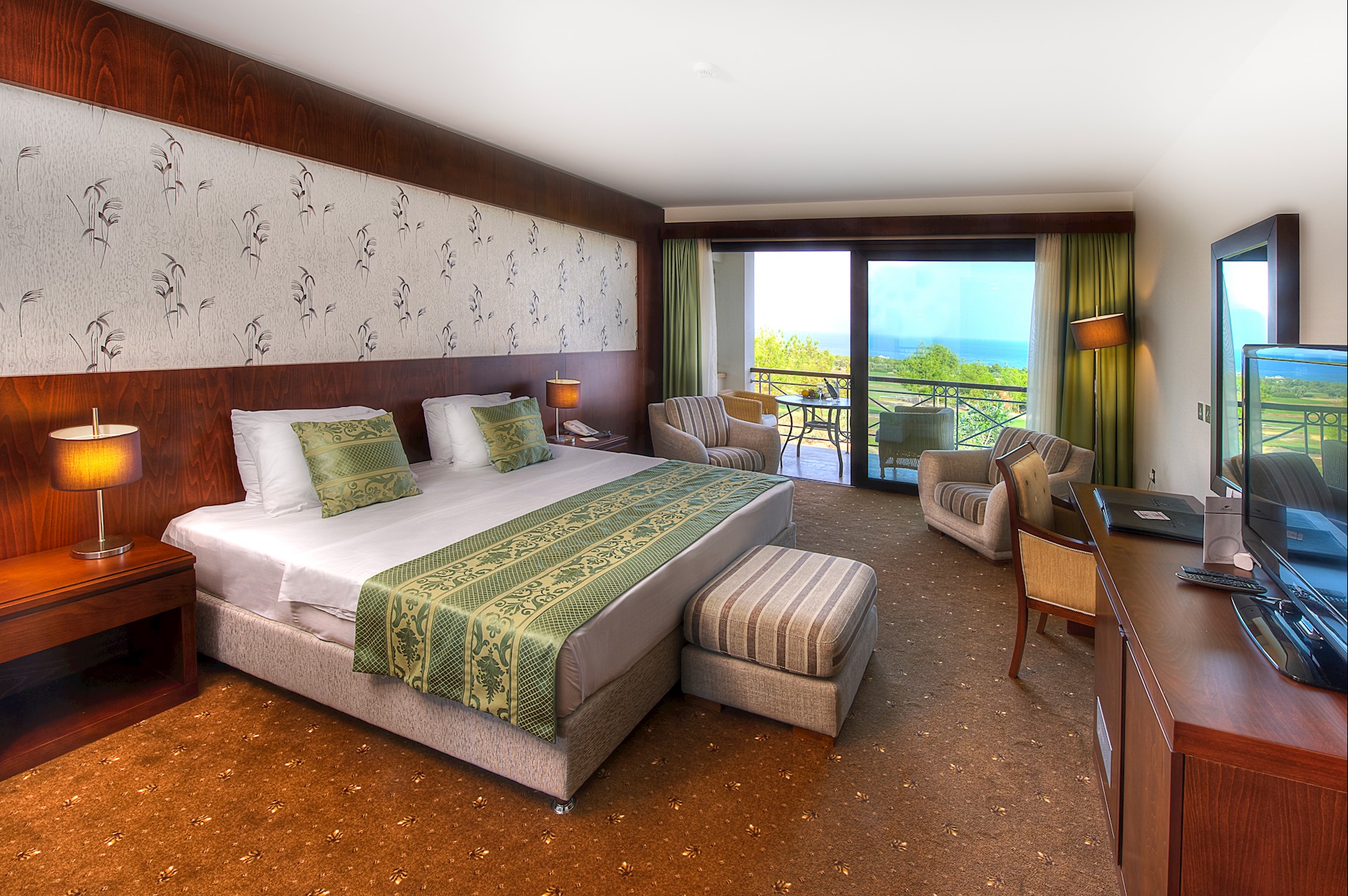 cheap resort hotels to Spend holiday with family