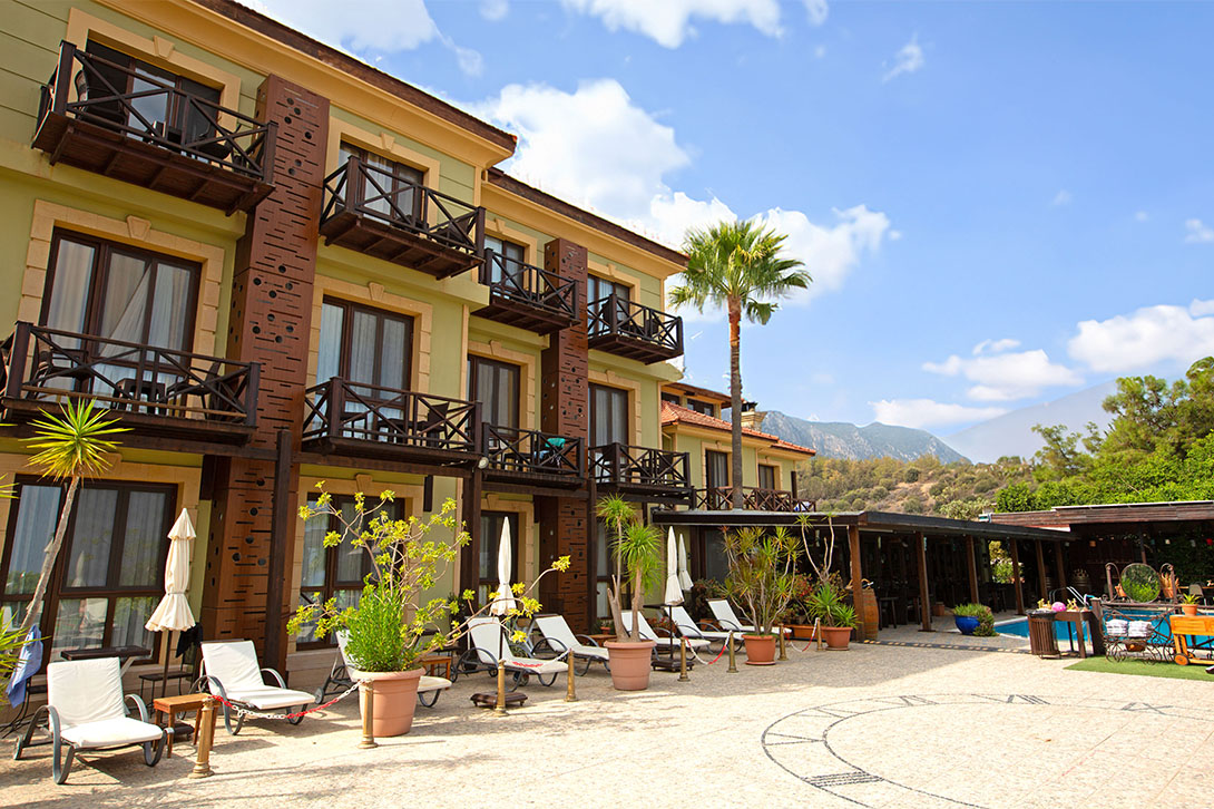 cheap resort hotels to Spend holiday with family