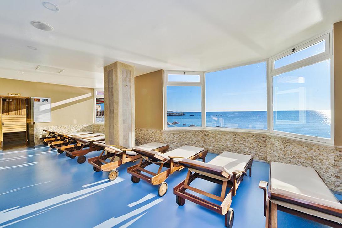 cheap resort hotels to Spend holiday with family