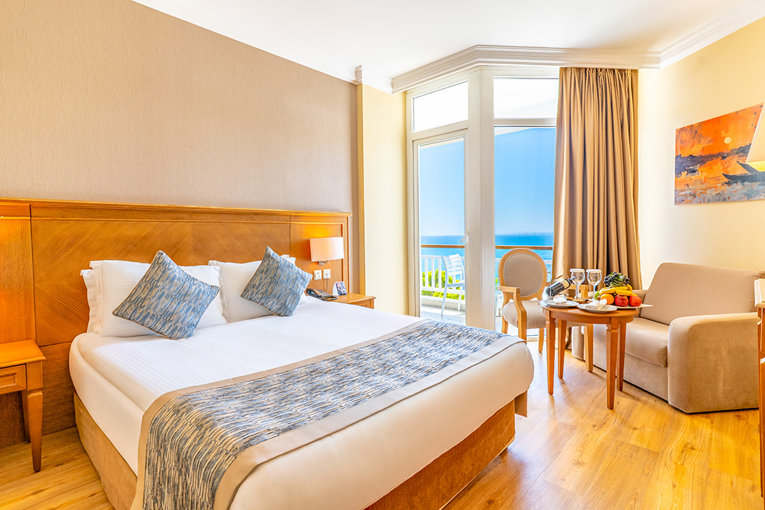 cheap resort hotels to Spend holiday with family